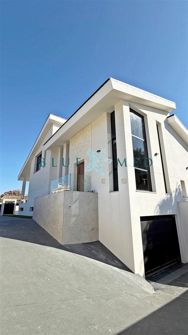 4 sypialnia Willa na sprzedaż w La Manga del Mar Menor z basenem - 1 280 000 € (Ref: 9141577)