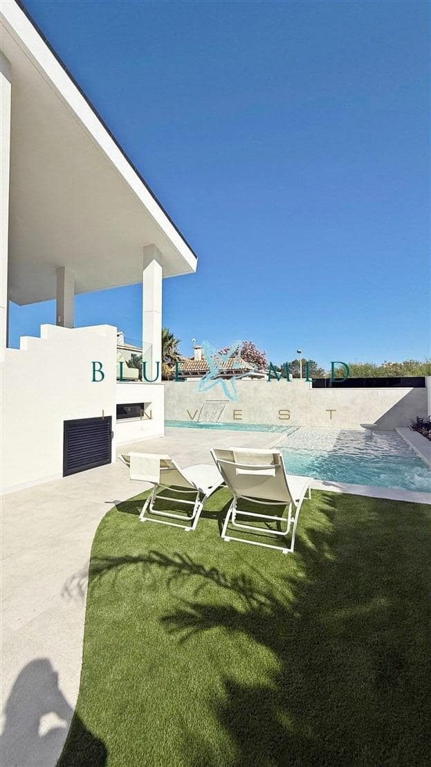 4 sypialnia Willa na sprzedaż w La Manga del Mar Menor z basenem - 1 280 000 € (Ref: 9141577)