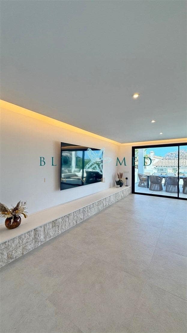 4 sypialnia Willa na sprzedaż w La Manga del Mar Menor z basenem - 1 280 000 € (Ref: 9141577)