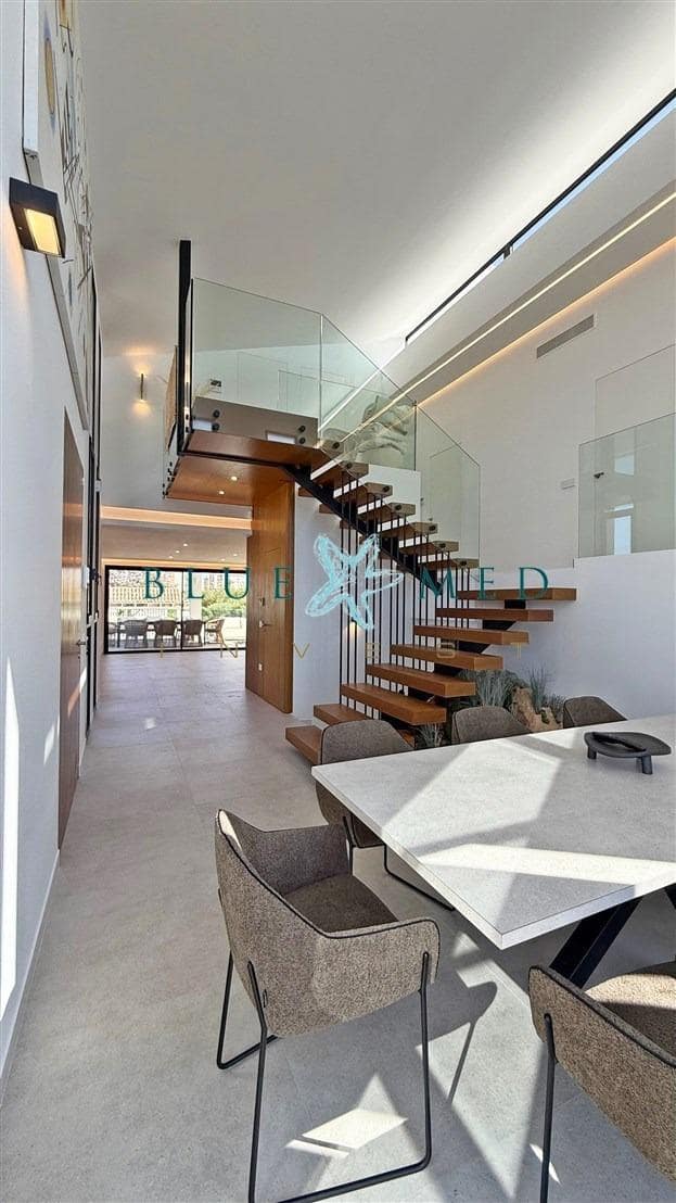 4 sypialnia Willa na sprzedaż w La Manga del Mar Menor z basenem - 1 280 000 € (Ref: 9141577)