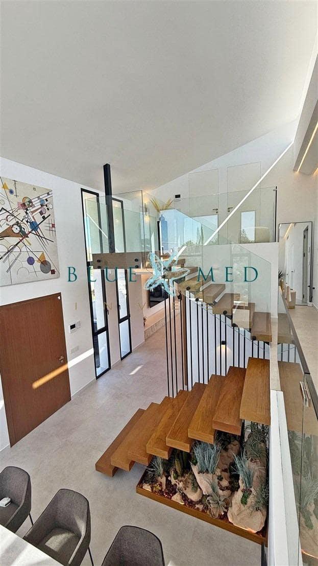 4 sypialnia Willa na sprzedaż w La Manga del Mar Menor z basenem - 1 280 000 € (Ref: 9141577)