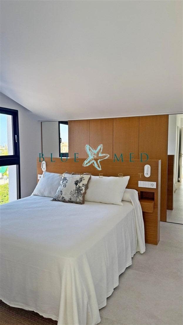 4 sypialnia Willa na sprzedaż w La Manga del Mar Menor z basenem - 1 280 000 € (Ref: 9141577)