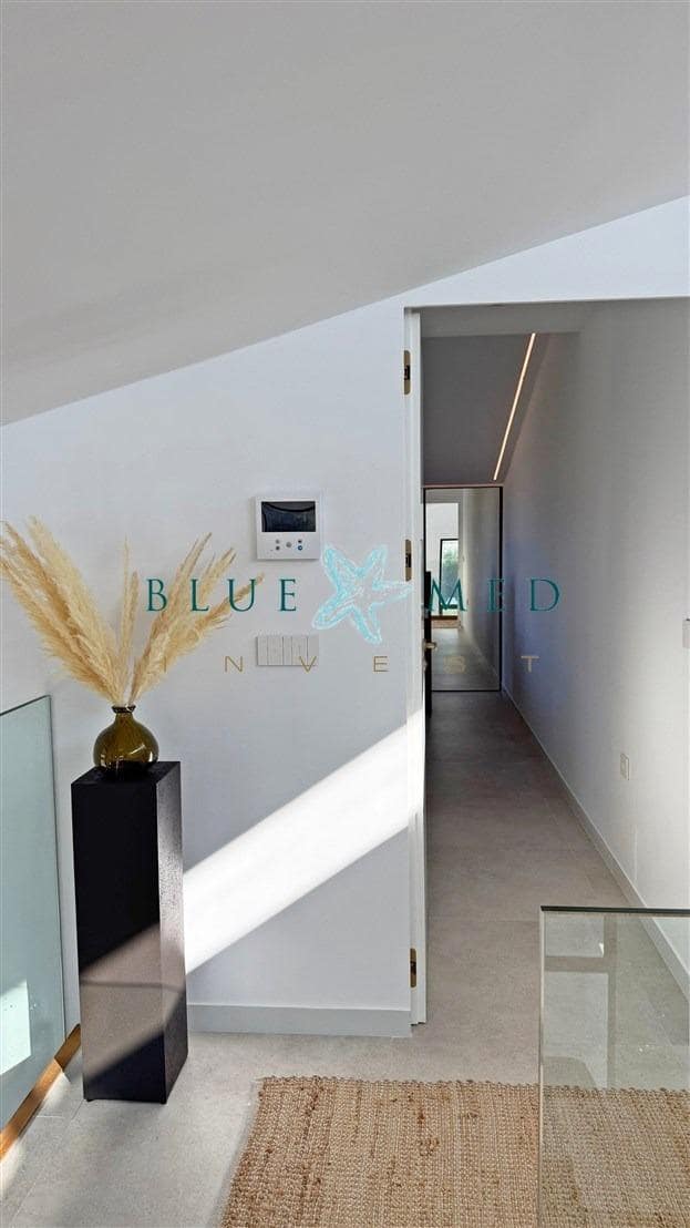 4 sypialnia Willa na sprzedaż w La Manga del Mar Menor z basenem - 1 280 000 € (Ref: 9141577)