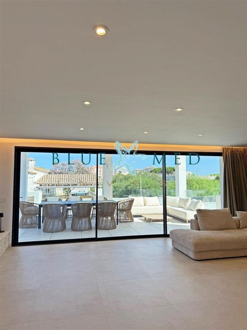 4 sypialnia Willa na sprzedaż w La Manga del Mar Menor z basenem - 1 280 000 € (Ref: 9141577)