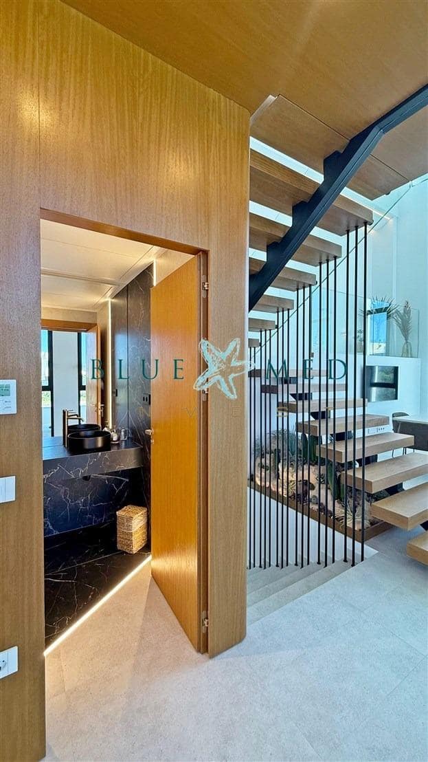 4 sypialnia Willa na sprzedaż w La Manga del Mar Menor z basenem - 1 280 000 € (Ref: 9141577)