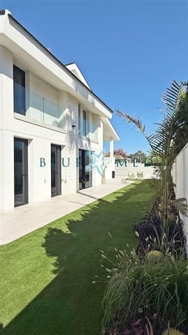 4 sypialnia Willa na sprzedaż w La Manga del Mar Menor z basenem - 1 280 000 € (Ref: 9141577)