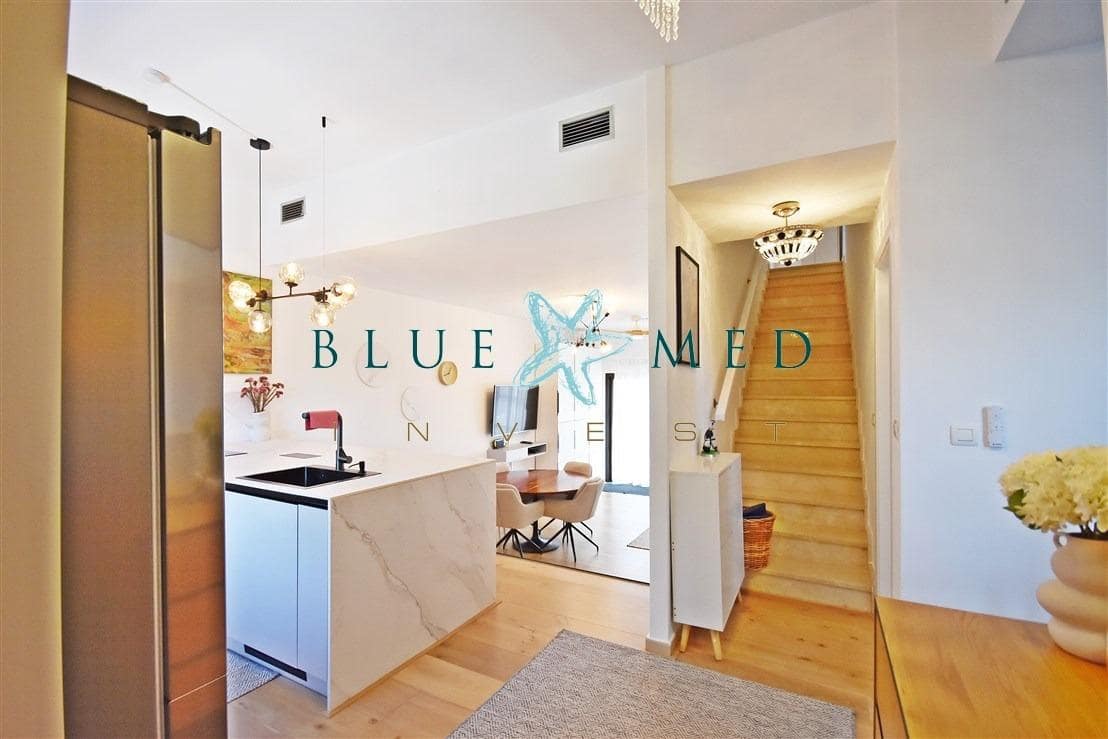 3 slaapkamer Halfvrijstaande villa te koop in Hacienda del Alamo met zwembad - € 235.000 (Ref: 9297771)