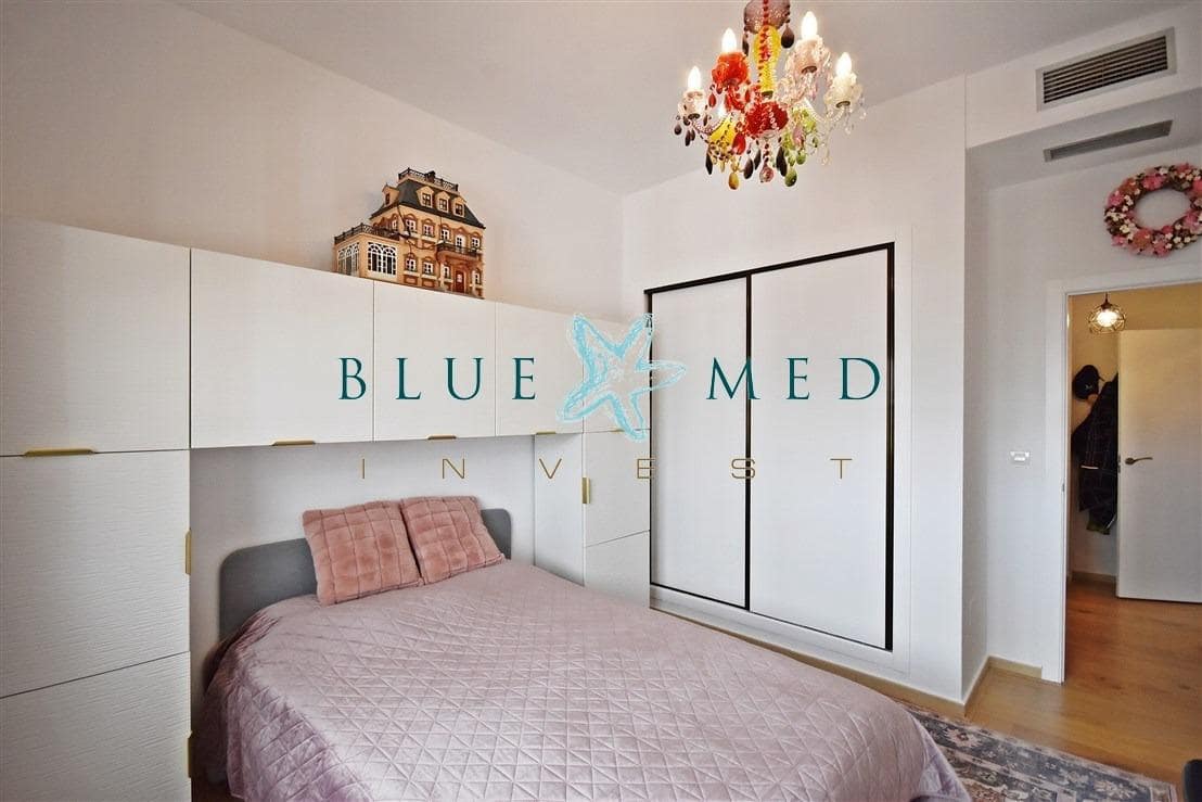 3 slaapkamer Halfvrijstaande villa te koop in Hacienda del Alamo met zwembad - € 235.000 (Ref: 9297771)