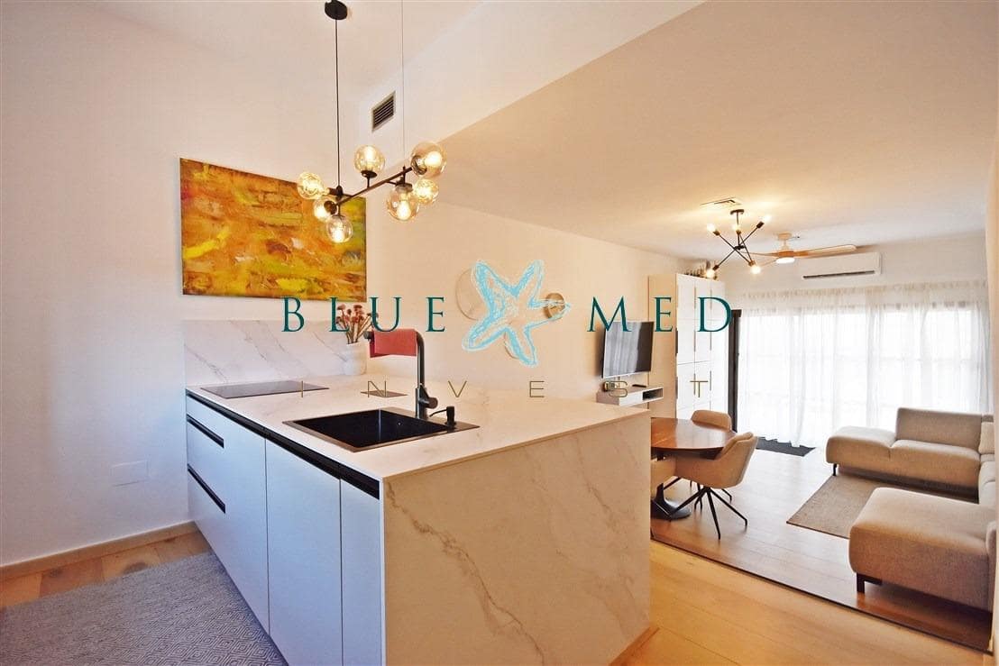 3 slaapkamer Halfvrijstaande villa te koop in Hacienda del Alamo met zwembad - € 235.000 (Ref: 9297771)