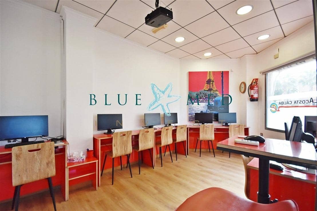 Kommersiell til salgs i Puerto de Mazarron - € 85 000 (Ref: 9326463)