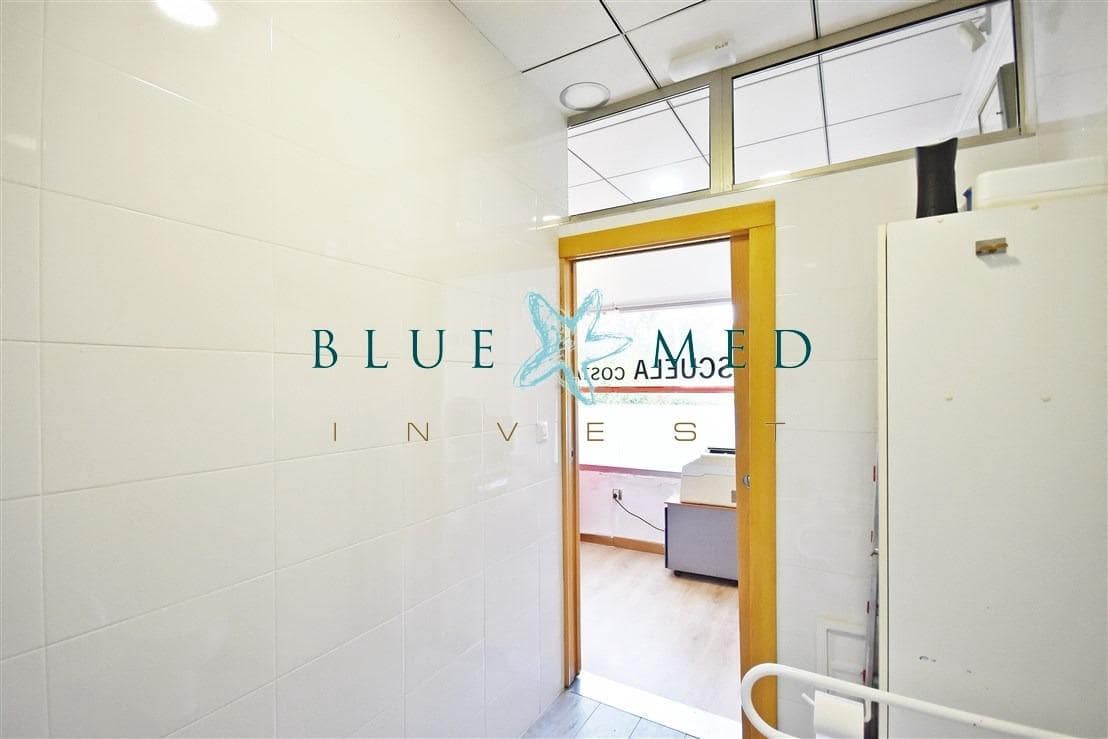 Kommersiell til salgs i Puerto de Mazarron - € 85 000 (Ref: 9326463)