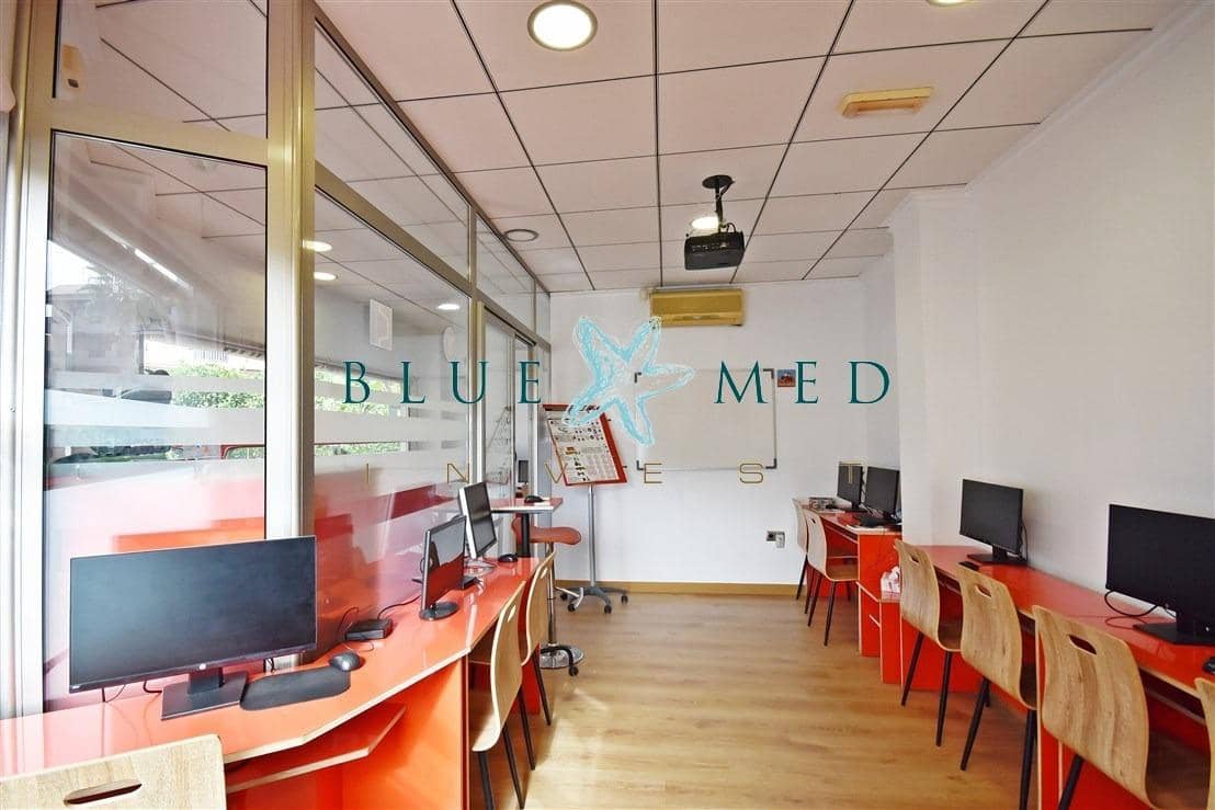 Kommersiell til salgs i Puerto de Mazarron - € 85 000 (Ref: 9326463)