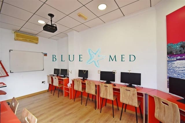 Commercieel te koop in Puerto de Mazarron, Mazarrón - € 85.000 (Ref: 9326463)