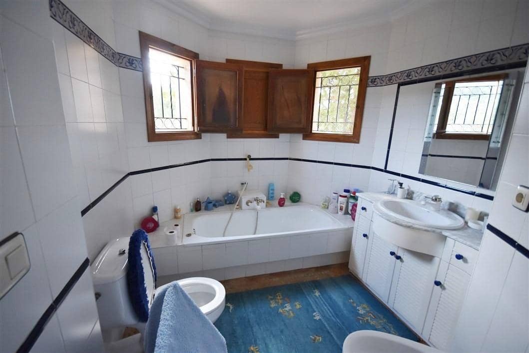 7 Zimmer Villa zu verkaufen in Almendricos mit Pool Garage - 749.900 € (Ref: 9330635)