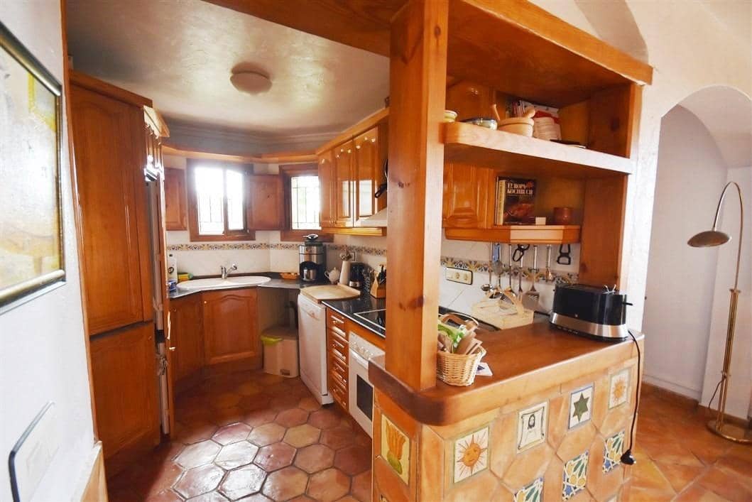 7 Zimmer Villa zu verkaufen in Almendricos mit Pool Garage - 749.900 € (Ref: 9330635)