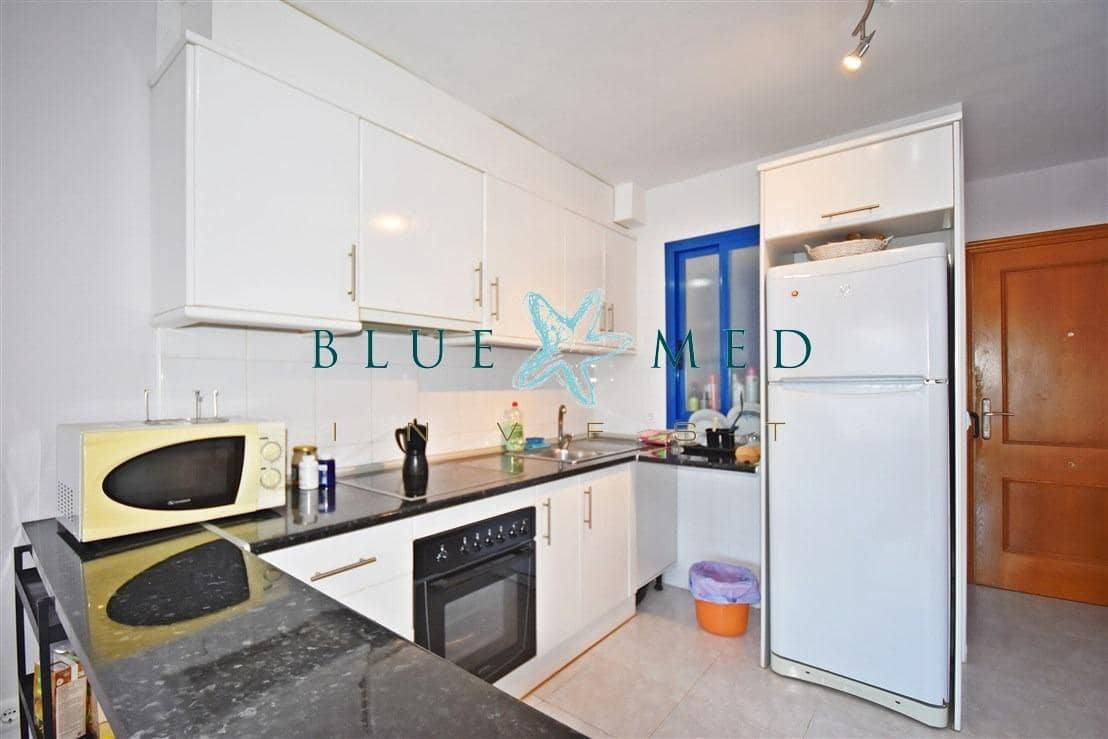 2 soveværelse Lejlighed til salg i Isla Plana med swimmingpool garage - € 149.000 (Ref: 9548178)