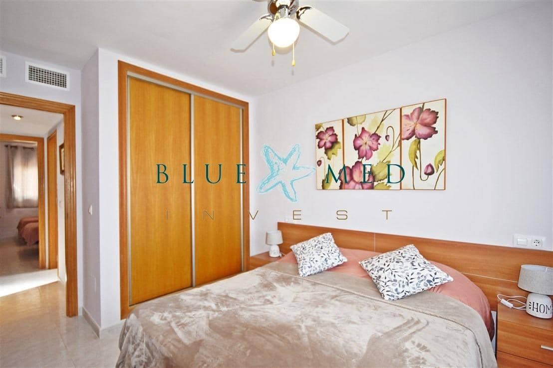 2 soveværelse Lejlighed til salg i Isla Plana med swimmingpool garage - € 149.000 (Ref: 9548178)