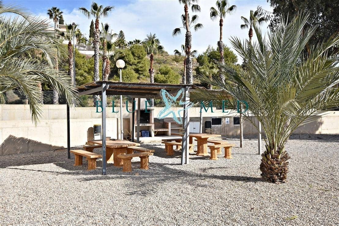 2 soveværelse Lejlighed til salg i Isla Plana med swimmingpool garage - € 149.000 (Ref: 9548178)