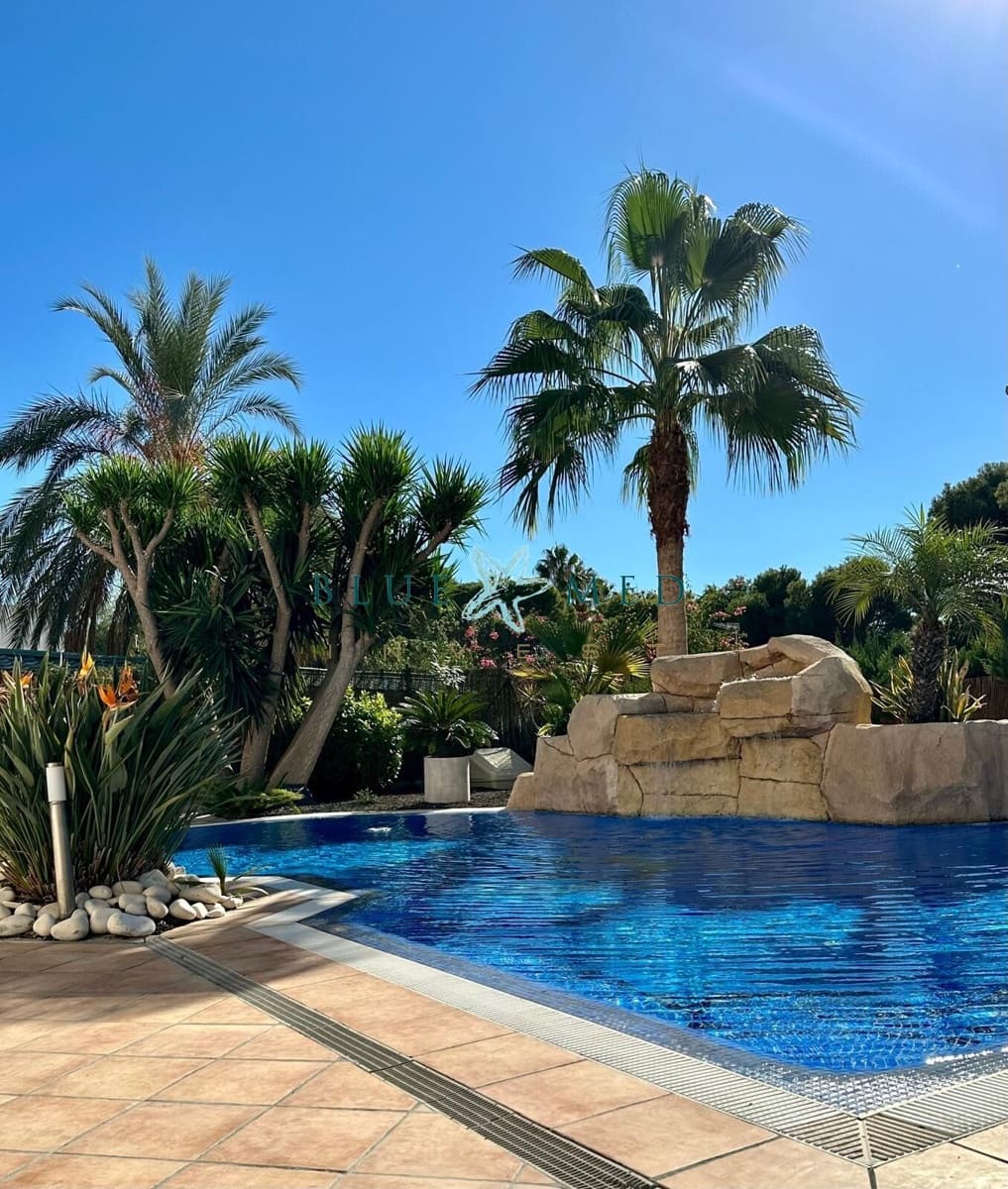 4 bedroom Villa for sale in La Azohia with pool - € 739,000 (Ref: 9586491)