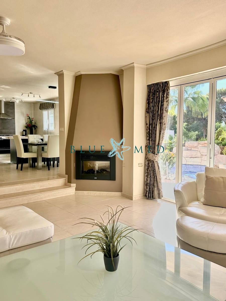 4 bedroom Villa for sale in La Azohia with pool - € 739,000 (Ref: 9586491)