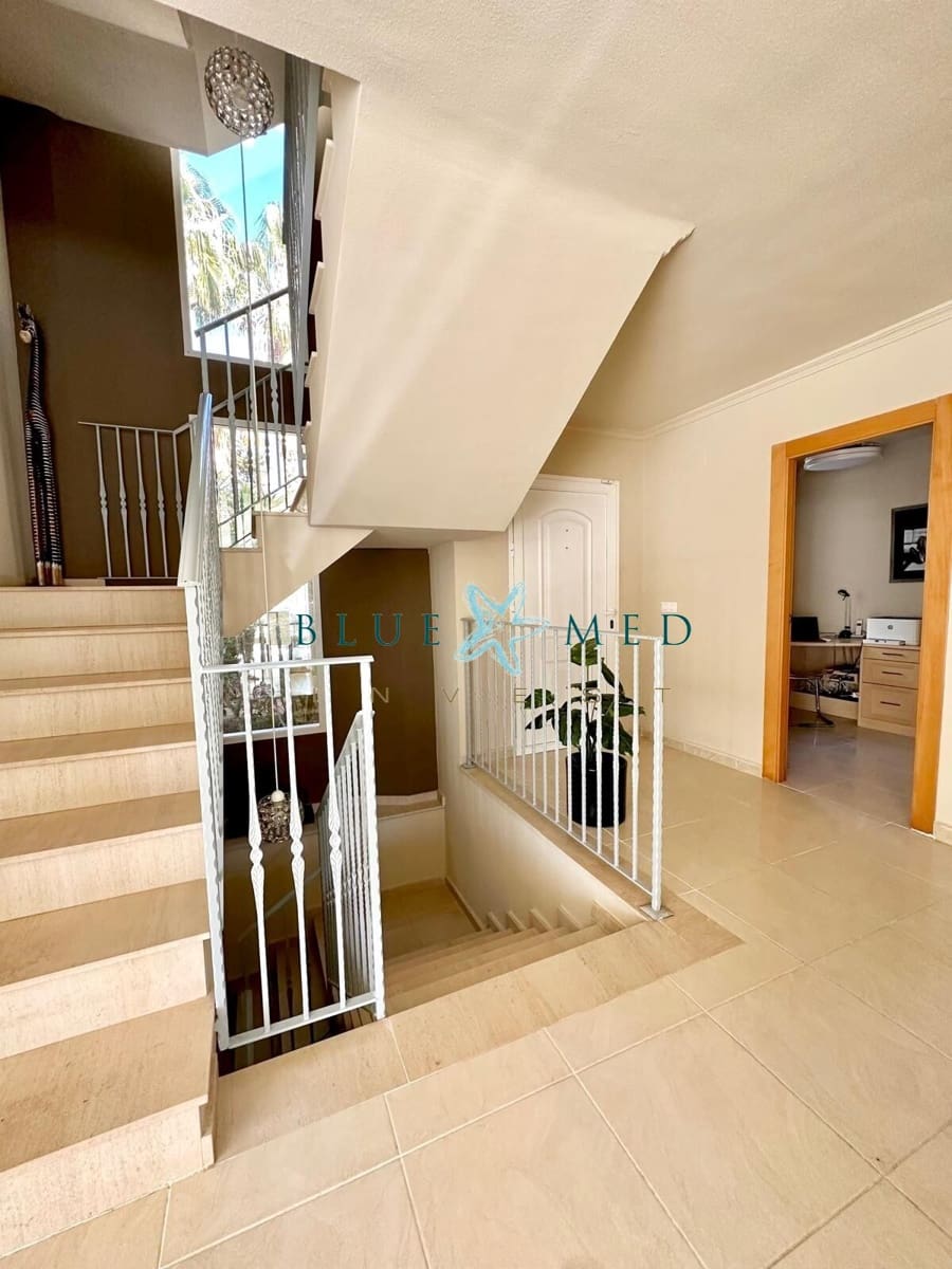 4 bedroom Villa for sale in La Azohia with pool - € 739,000 (Ref: 9586491)