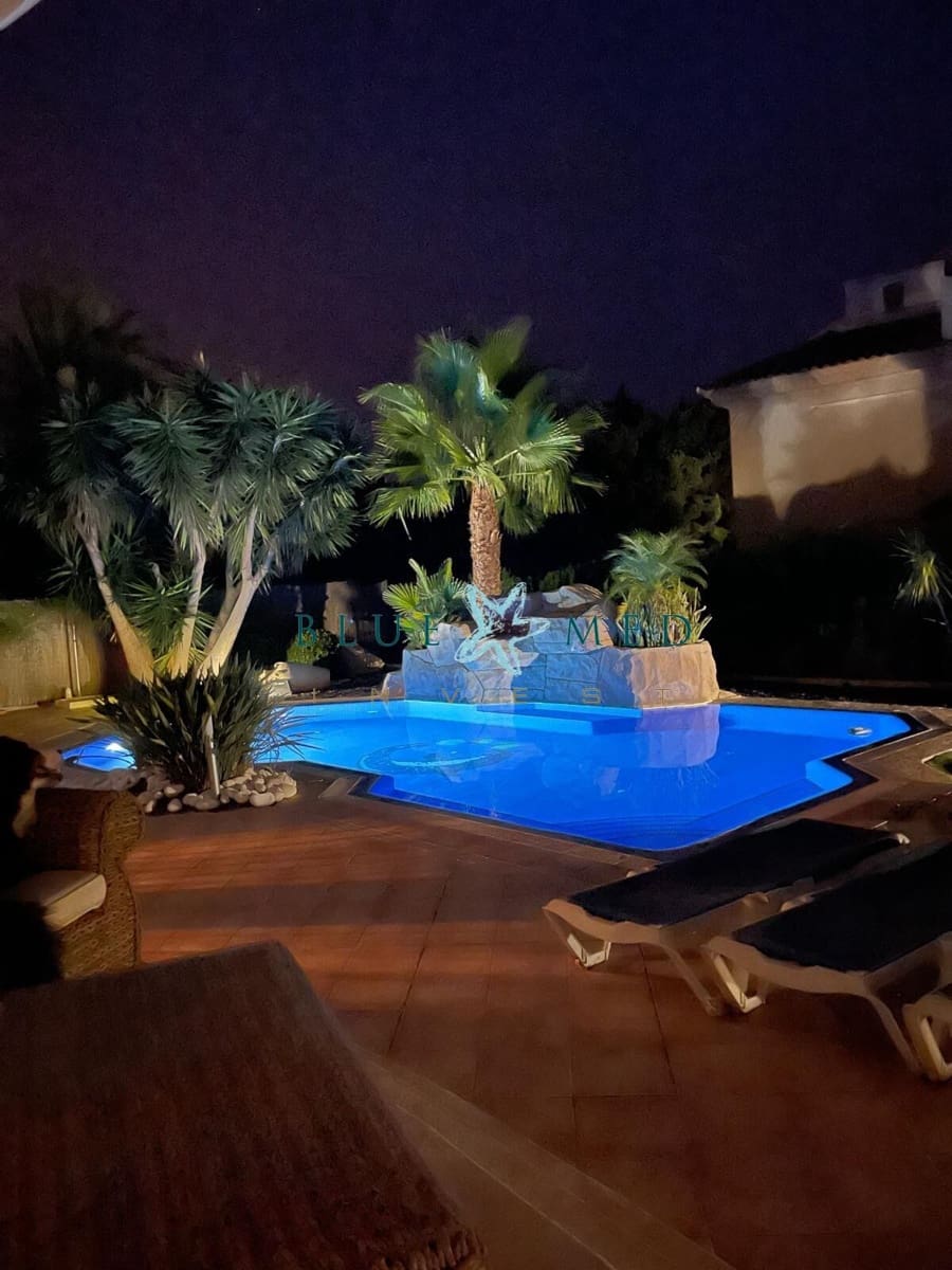 4 bedroom Villa for sale in La Azohia with pool - € 739,000 (Ref: 9586491)