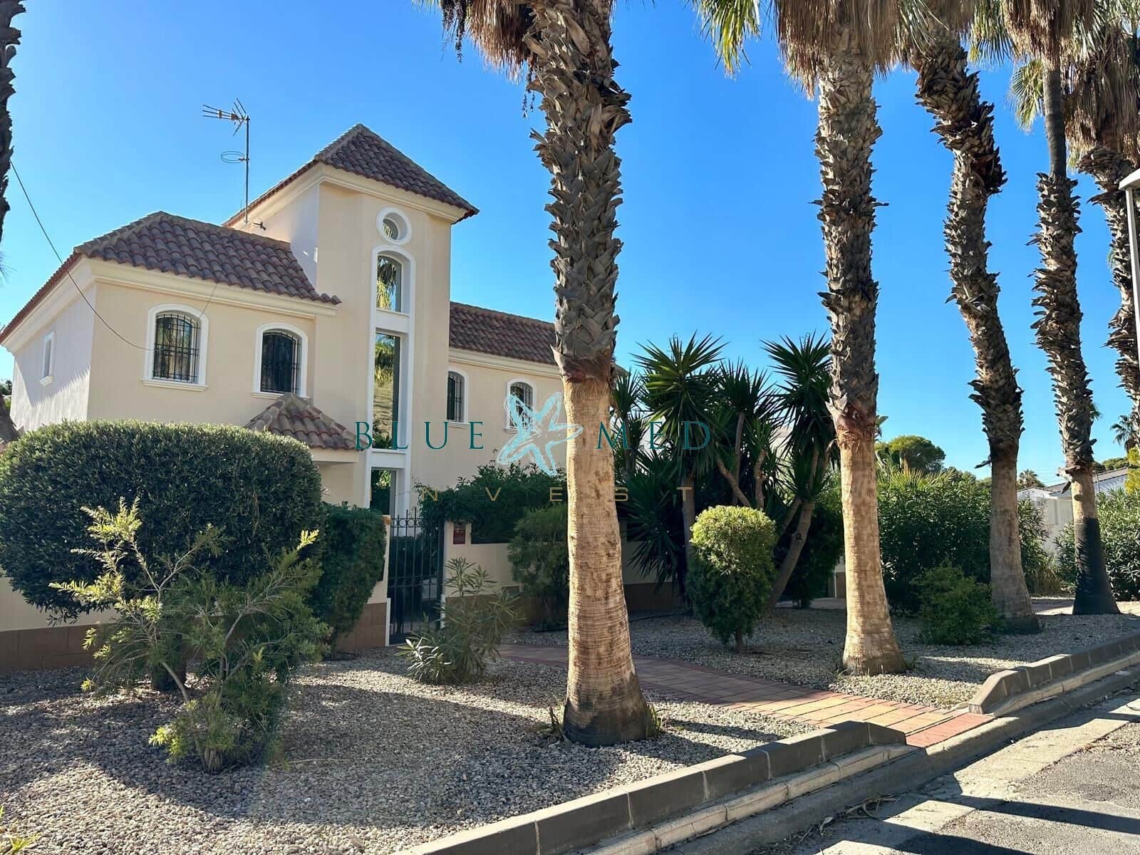 4 bedroom Villa for sale in La Azohia with pool - € 739,000 (Ref: 9586491)