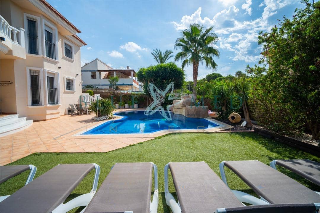 4 bedroom Villa for sale in La Azohia with pool garage - € 739,000 (Ref: 9586491)