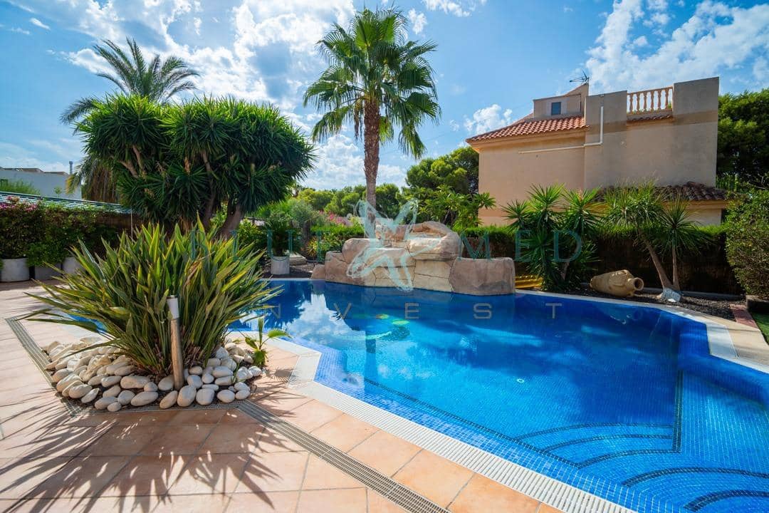 4 bedroom Villa for sale in La Azohia with pool garage - € 739,000 (Ref: 9586491)