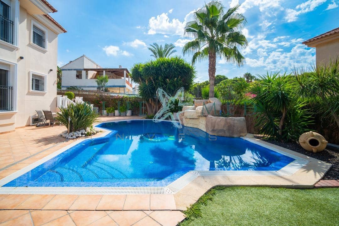 4 bedroom Villa for sale in La Azohia with pool garage - € 739,000 (Ref: 9586491)