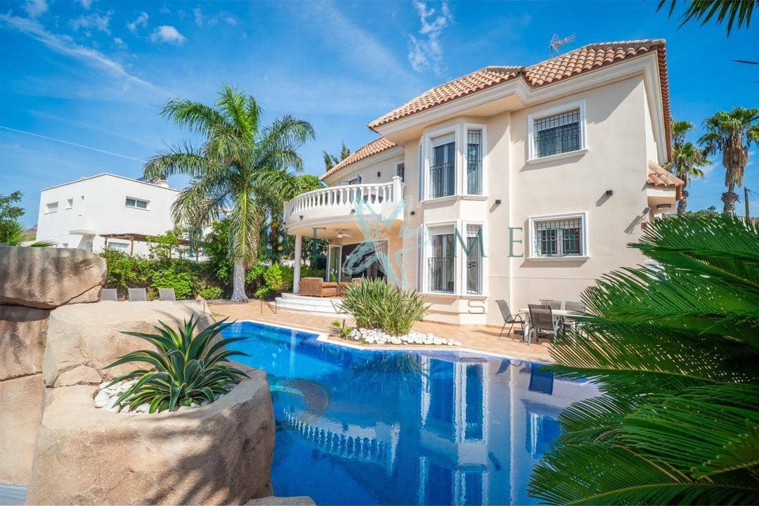 4 bedroom Villa for sale in La Azohia with pool garage - € 739,000 (Ref: 9586491)