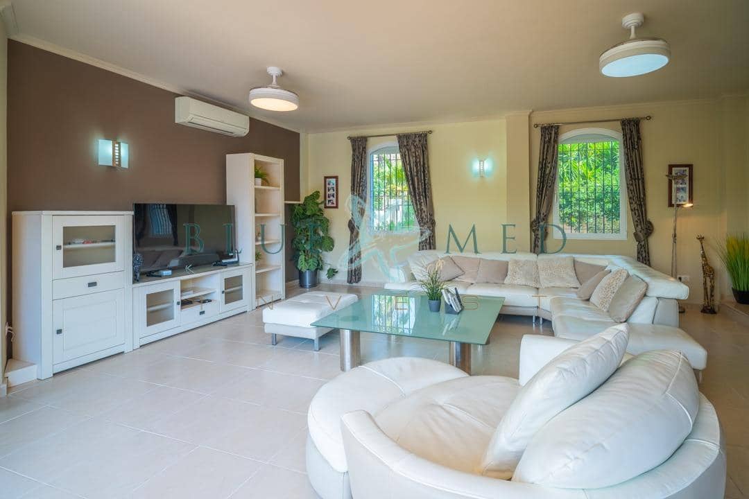 4 bedroom Villa for sale in La Azohia with pool garage - € 739,000 (Ref: 9586491)