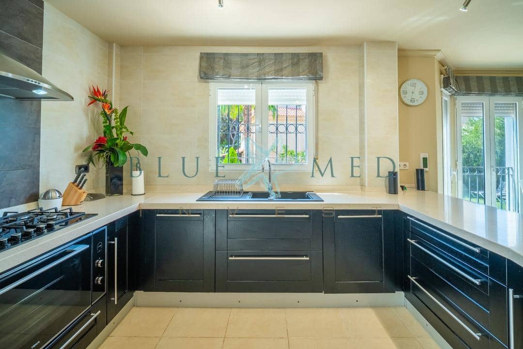 4 bedroom Villa for sale in La Azohia with pool garage - € 739,000 (Ref: 9586491)