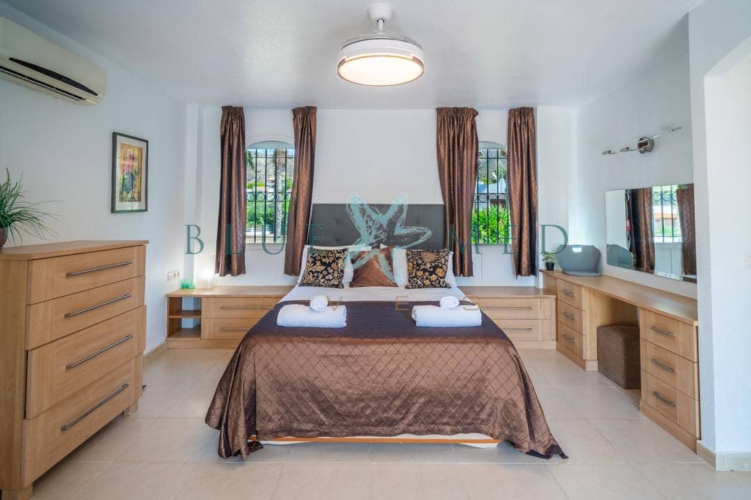 4 bedroom Villa for sale in La Azohia with pool garage - € 739,000 (Ref: 9586491)