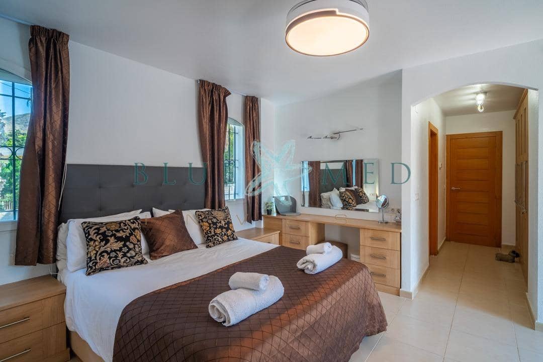 4 bedroom Villa for sale in La Azohia with pool garage - € 739,000 (Ref: 9586491)