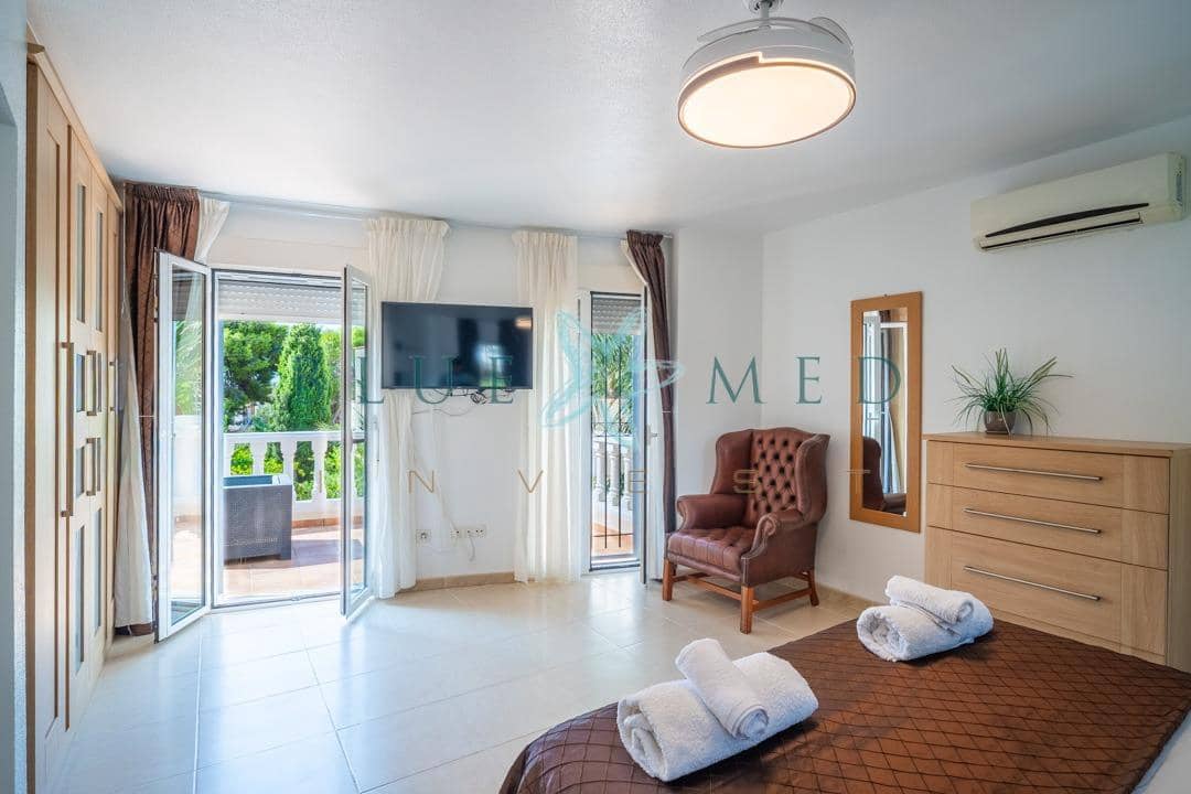 4 bedroom Villa for sale in La Azohia with pool garage - € 739,000 (Ref: 9586491)