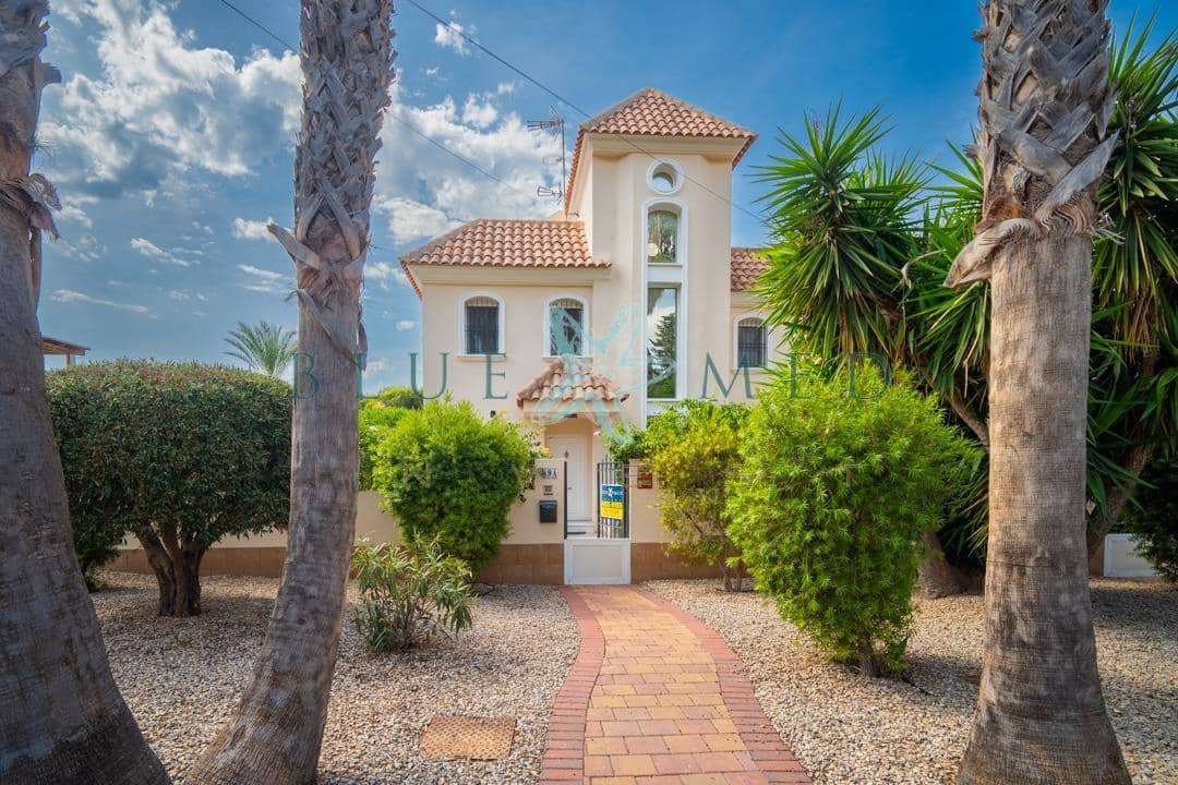 4 bedroom Villa for sale in La Azohia with pool garage - € 739,000 (Ref: 9586491)