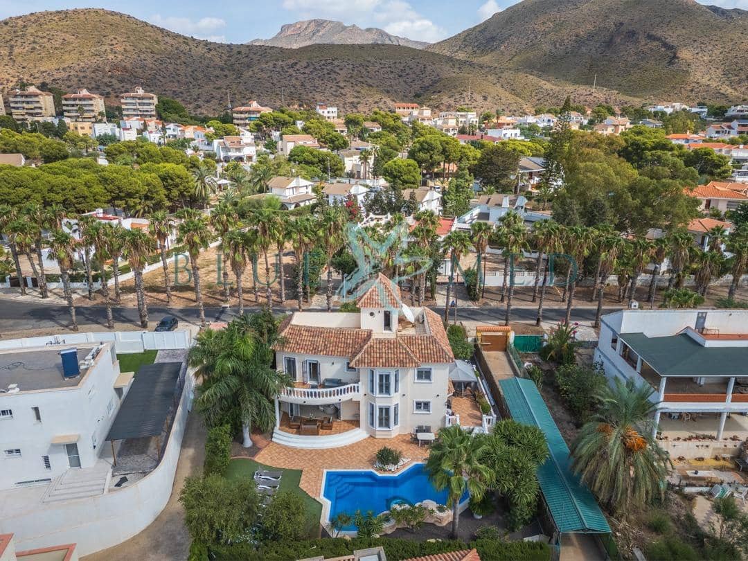 4 bedroom Villa for sale in La Azohia with pool garage - € 739,000 (Ref: 9586491)