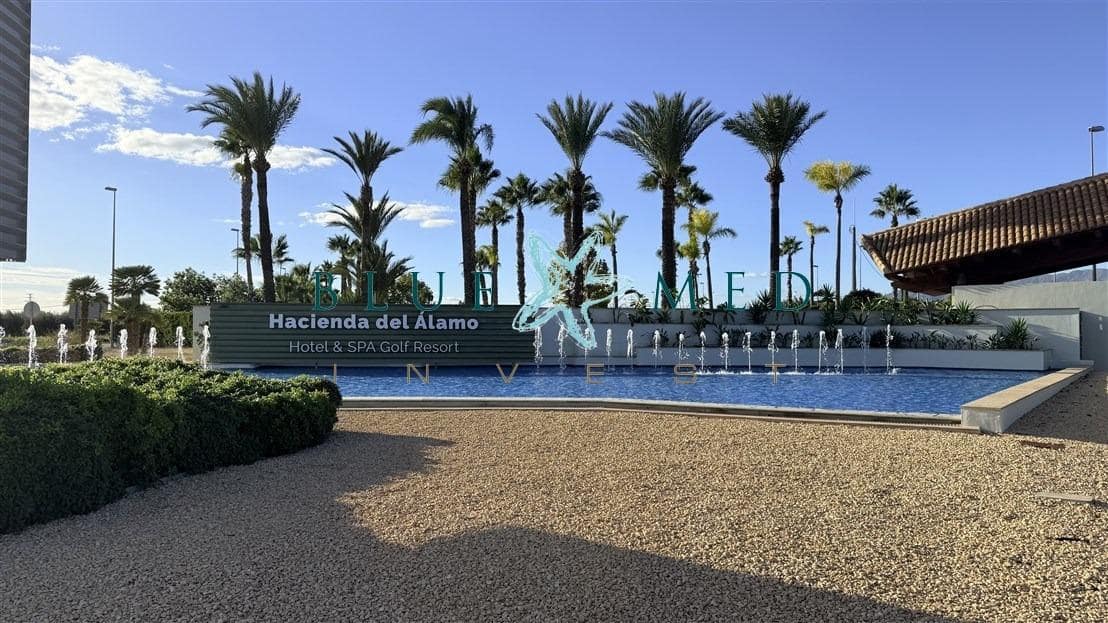 2 makuuhuone Huoneisto myytävänä paikassa Hacienda del Alamo mukana uima-altaan 
autotalli - 172 000 € (Ref: 9599520)