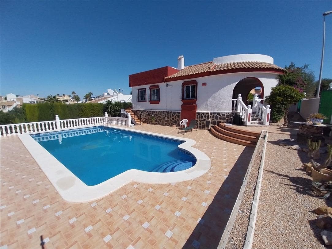 2 bedroom Villa for sale in Mazarron with pool garage - € 229,900 (Ref: 9648097)