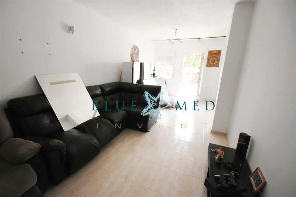 7 bedroom Villa for sale in Camposol with pool - € 249,900 (Ref: 9656086)