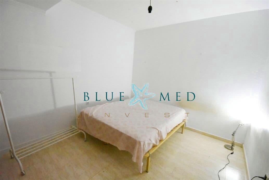 7 bedroom Villa for sale in Camposol with pool - € 249,900 (Ref: 9656086)