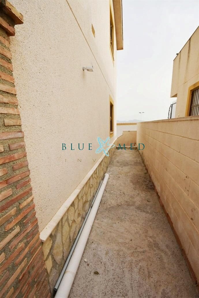 7 bedroom Villa for sale in Camposol with pool - € 249,900 (Ref: 9656086)