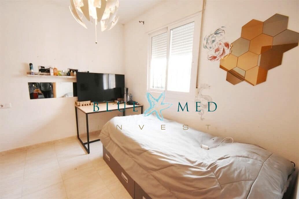 7 bedroom Villa for sale in Camposol with pool - € 249,900 (Ref: 9656086)