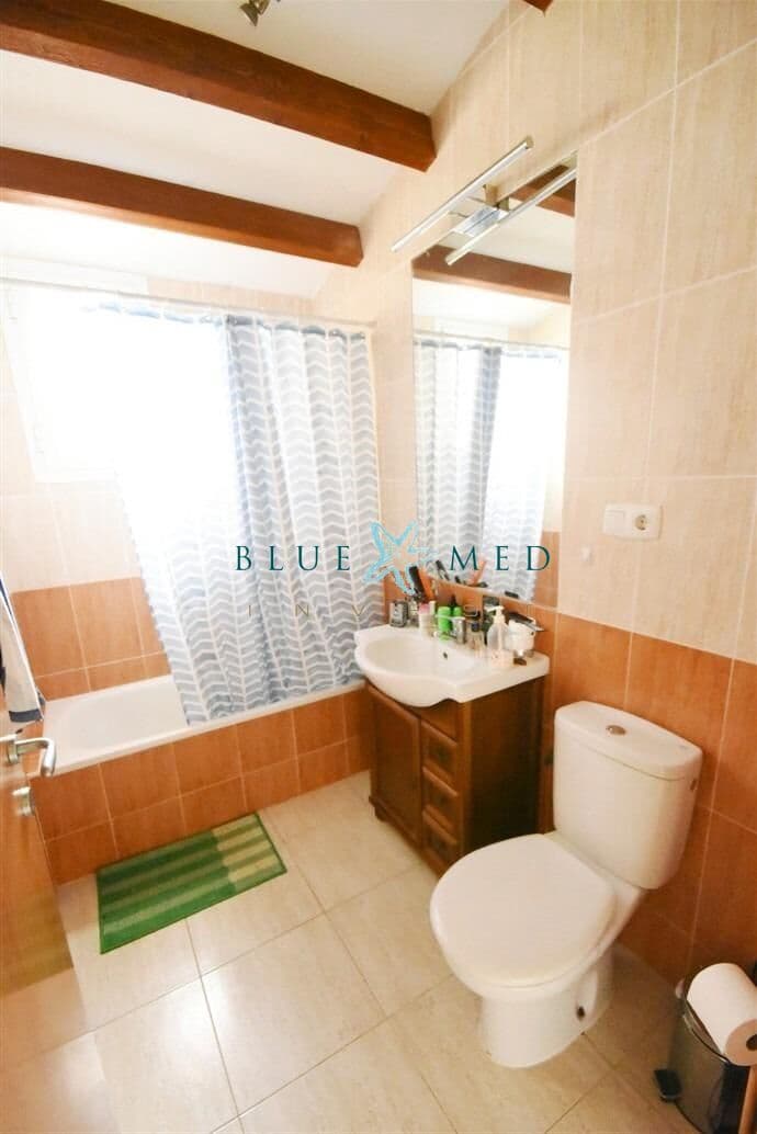 7 bedroom Villa for sale in Camposol with pool - € 249,900 (Ref: 9656086)