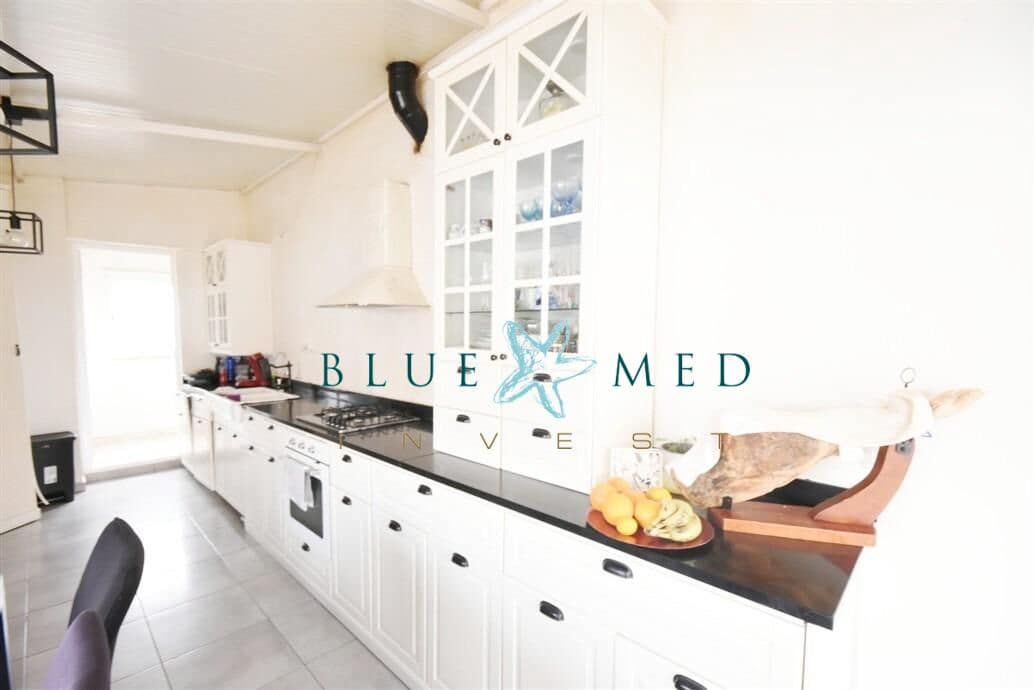 7 bedroom Villa for sale in Camposol with pool - € 249,900 (Ref: 9656086)