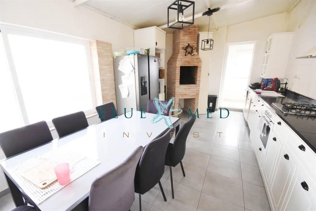 7 bedroom Villa for sale in Camposol with pool - € 249,900 (Ref: 9656086)