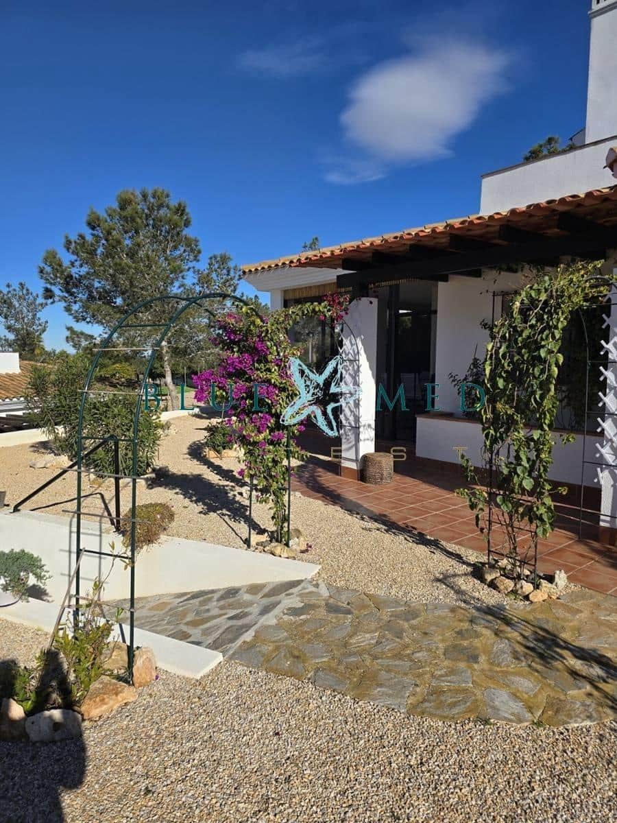 3 soverom Villa til salgs i La Pinilla med svømmebasseng - € 299 900 (Ref: 9686420)