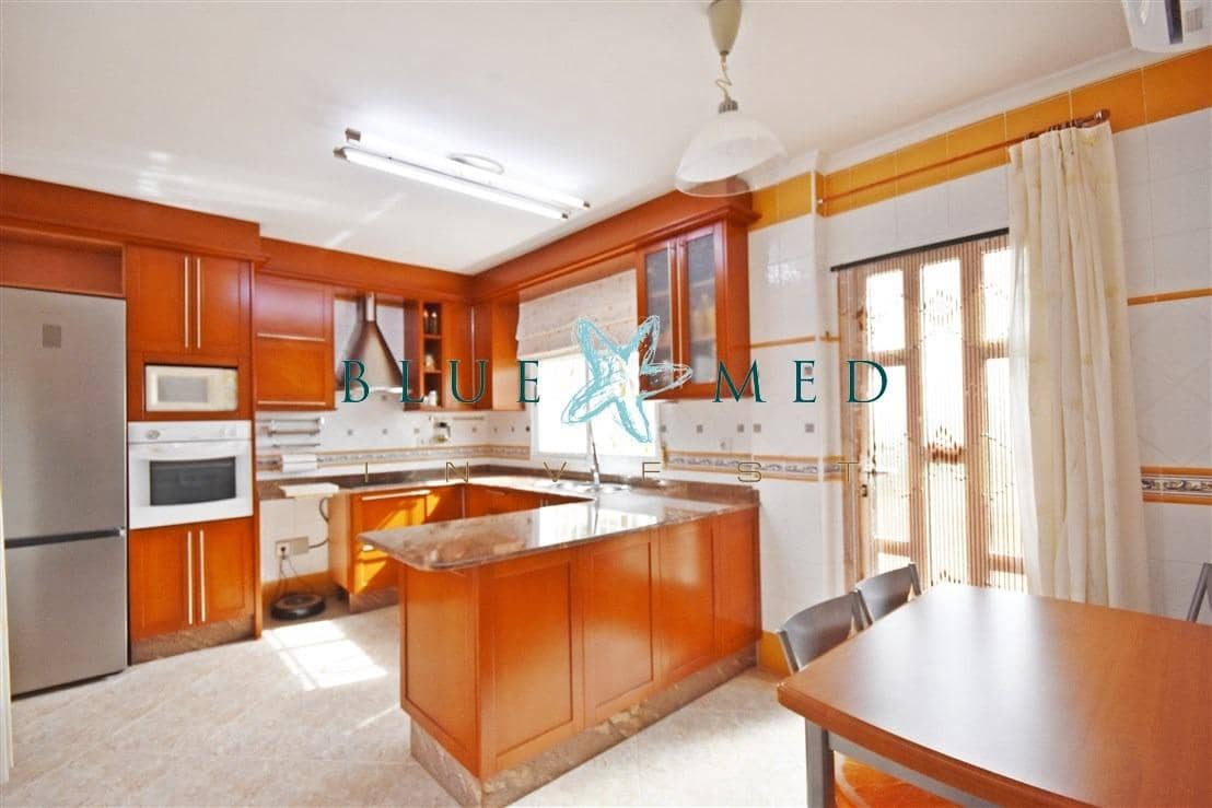 5 bedroom Villa for sale in Mazarron with garage - € 312,000 (Ref: 9714929)