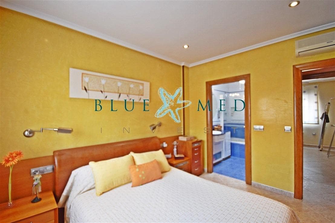 5 bedroom Villa for sale in Mazarron with garage - € 312,000 (Ref: 9714929)